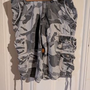 Free Planet Gray Cargo Shorts Urban Style